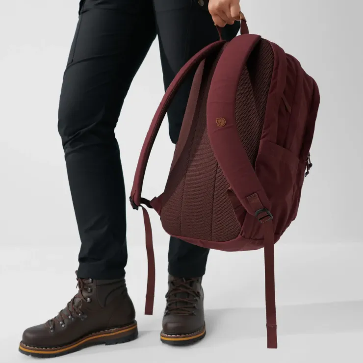 Day Packs-Fjallraven Raven 28L Rucksack - Dark Olive